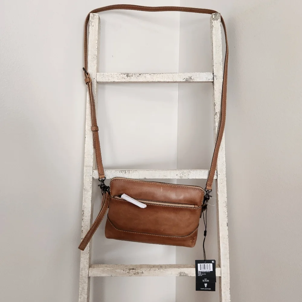 Frye NWT Leather Melissa Crossbody Wristlet - Picture 1 of 4